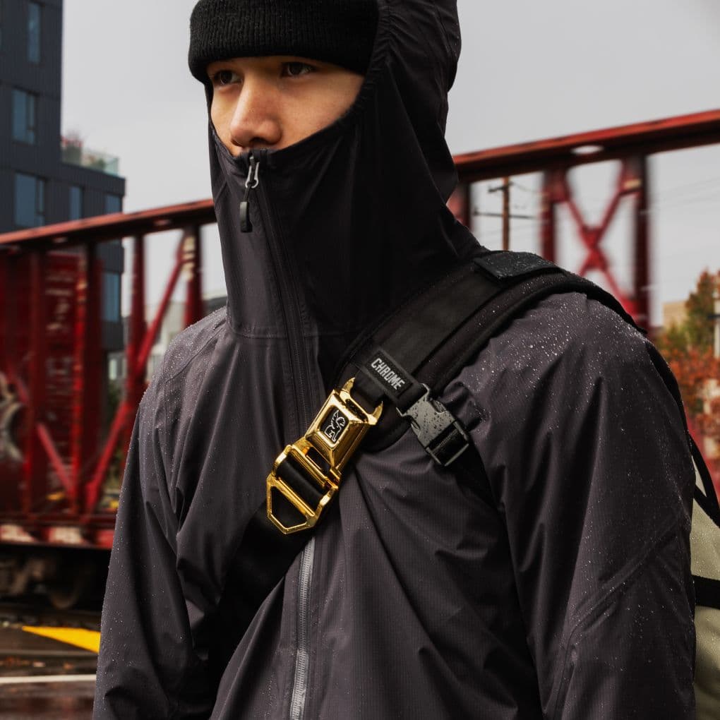 A guy wearing a Chrome Industries Citizen Messenger