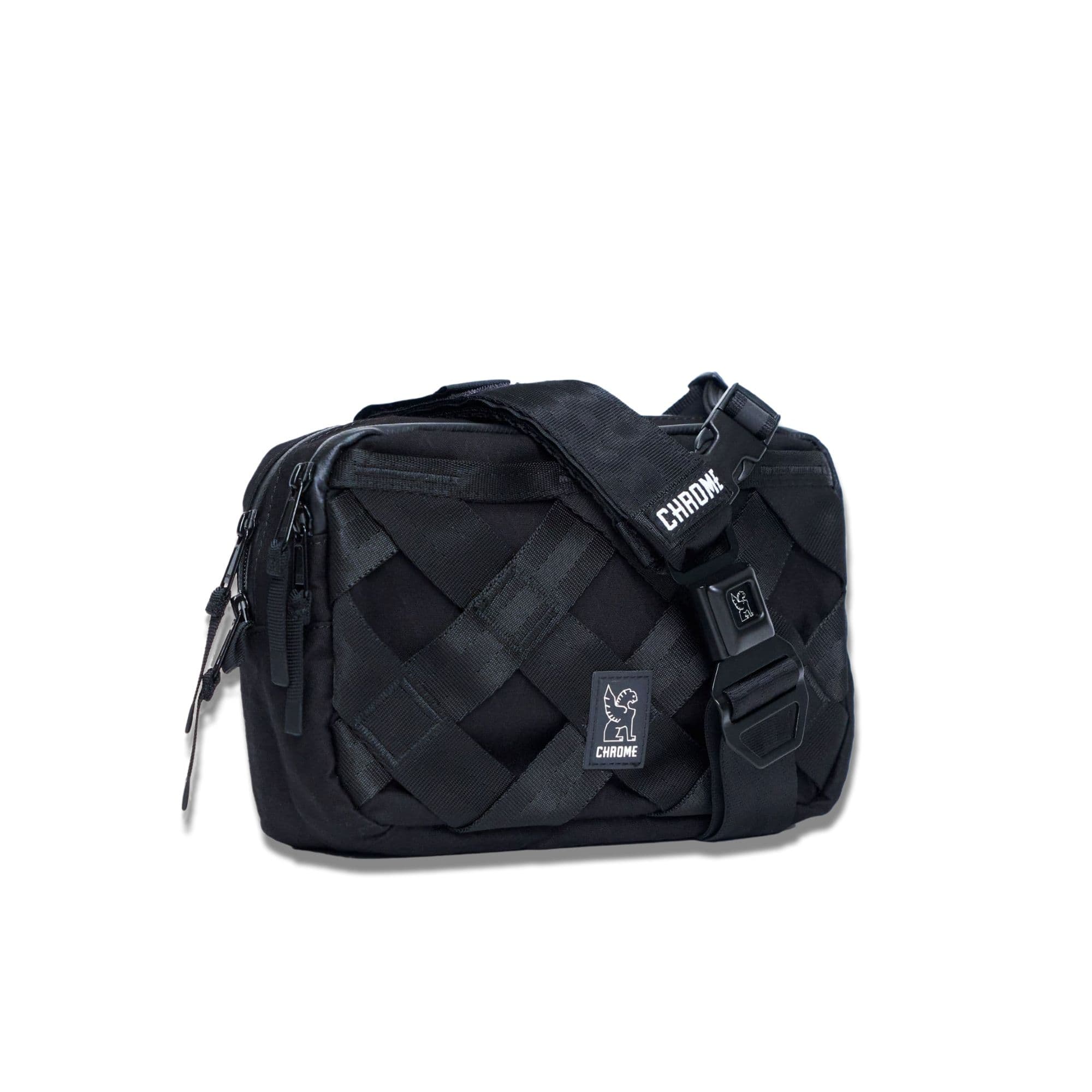 The back of the Barrage 5L Sling in black #color_black x