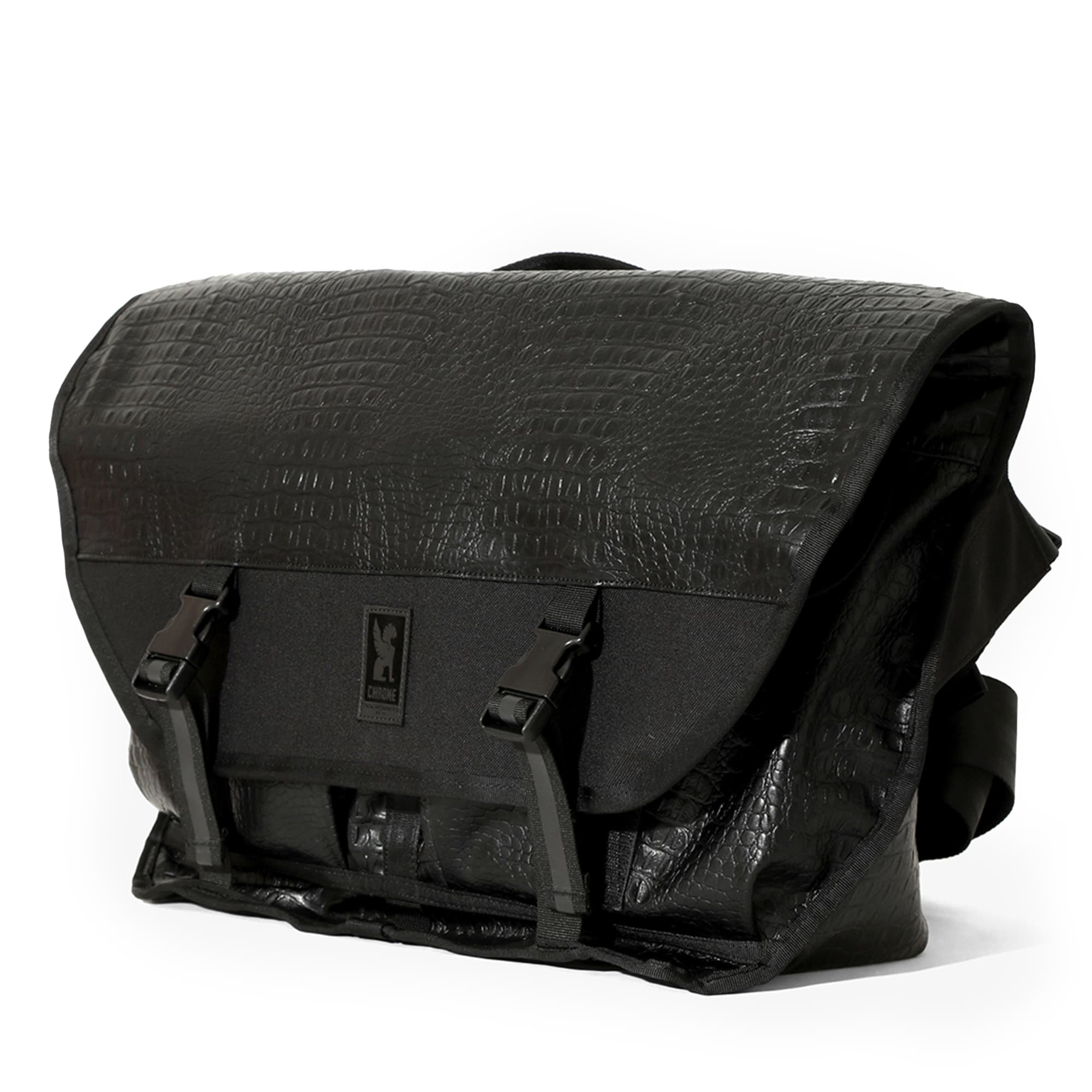 Chrome x EG Citizen 24L in Black #color_croco / black