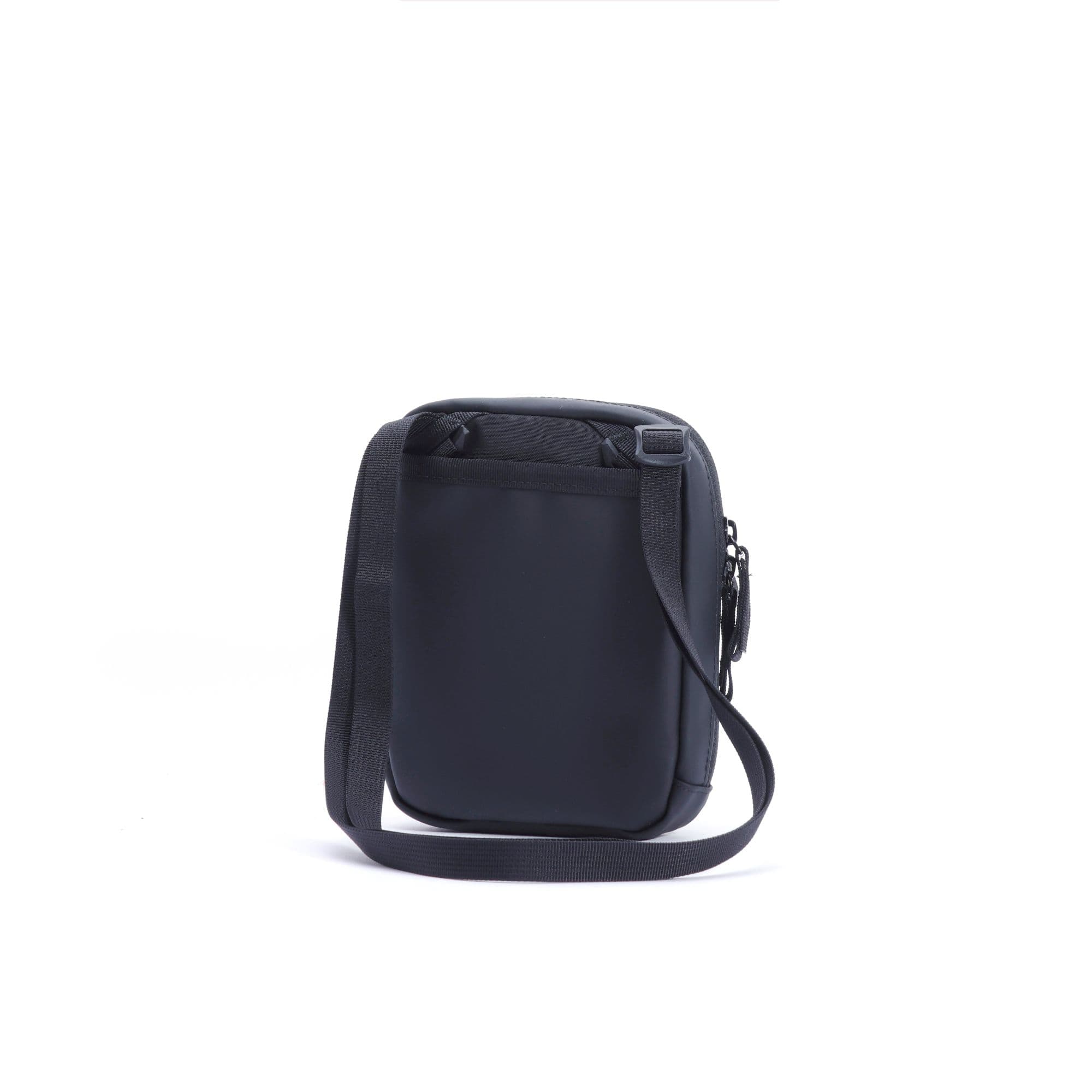The back of the Pac Pouch 2L in Matte Black #color_matte black