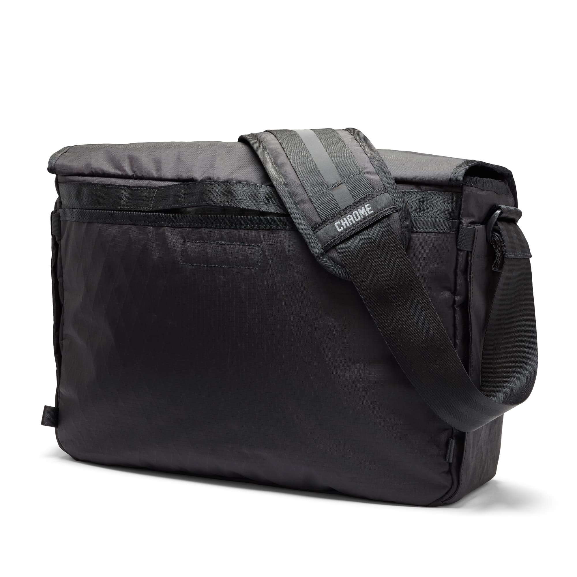 Back of the Midtown 20L Messenger in black #color_black x