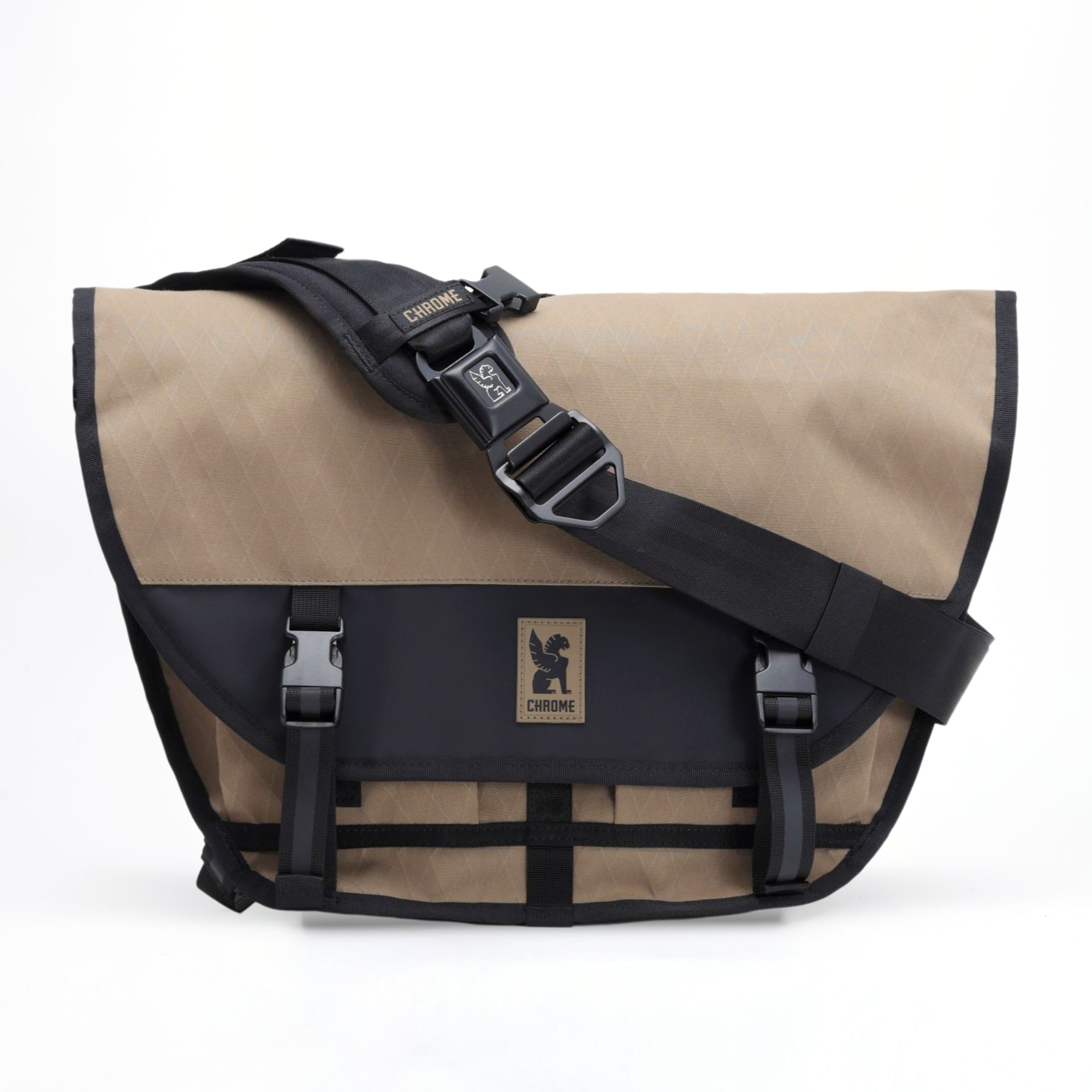The full front of the Citizen 15L Messenger in brown x fabric #color_coyote x