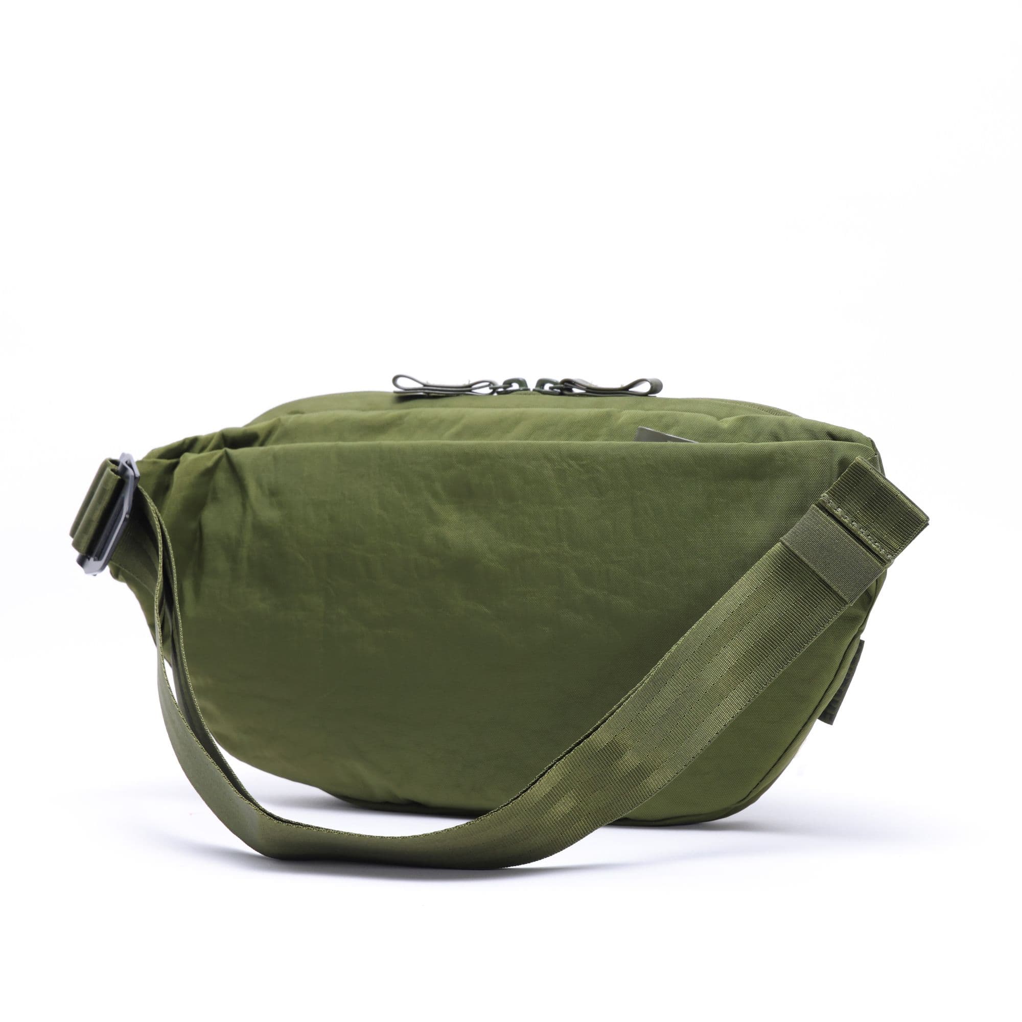 The back of the Sabin 6L Sling in green #color_moss