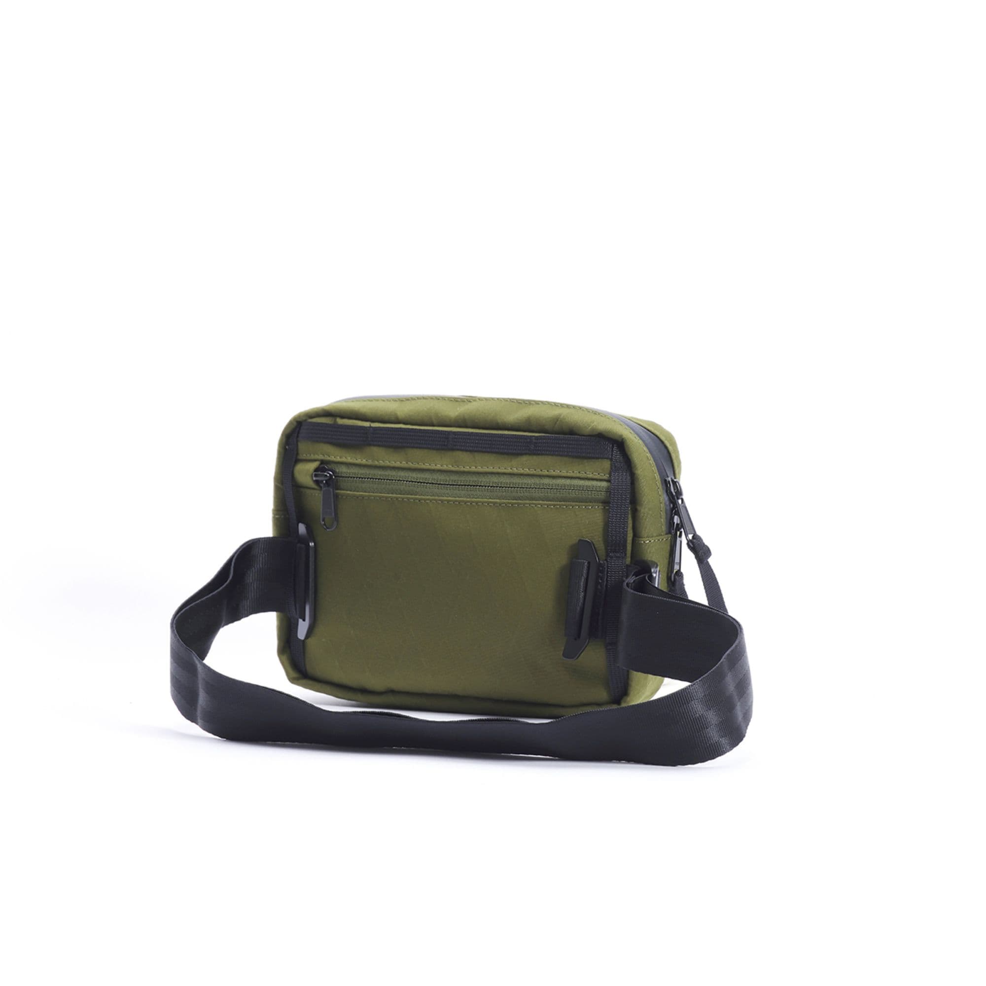The back of the Barrage 2L Sling in green #color_moss x