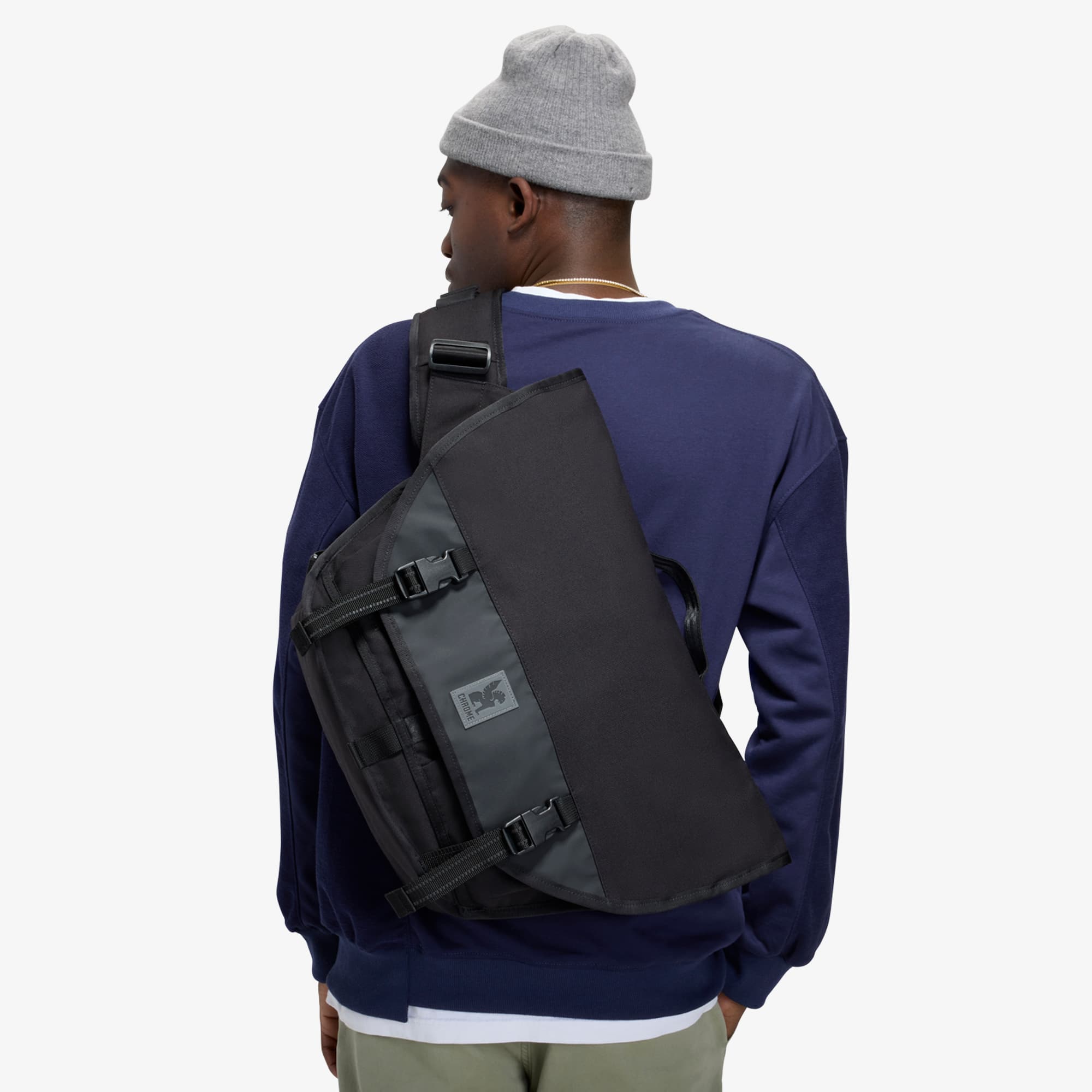 The 15L Citizen worn by a man #color_black