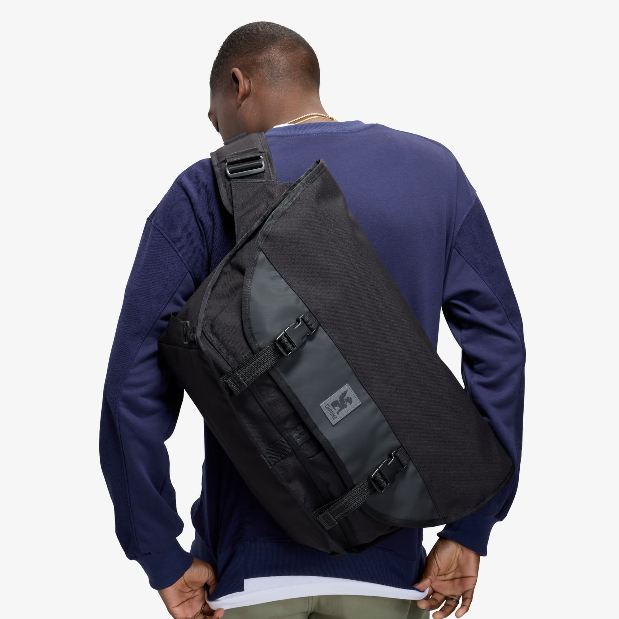 Citizen Messenger 24L worn by a man