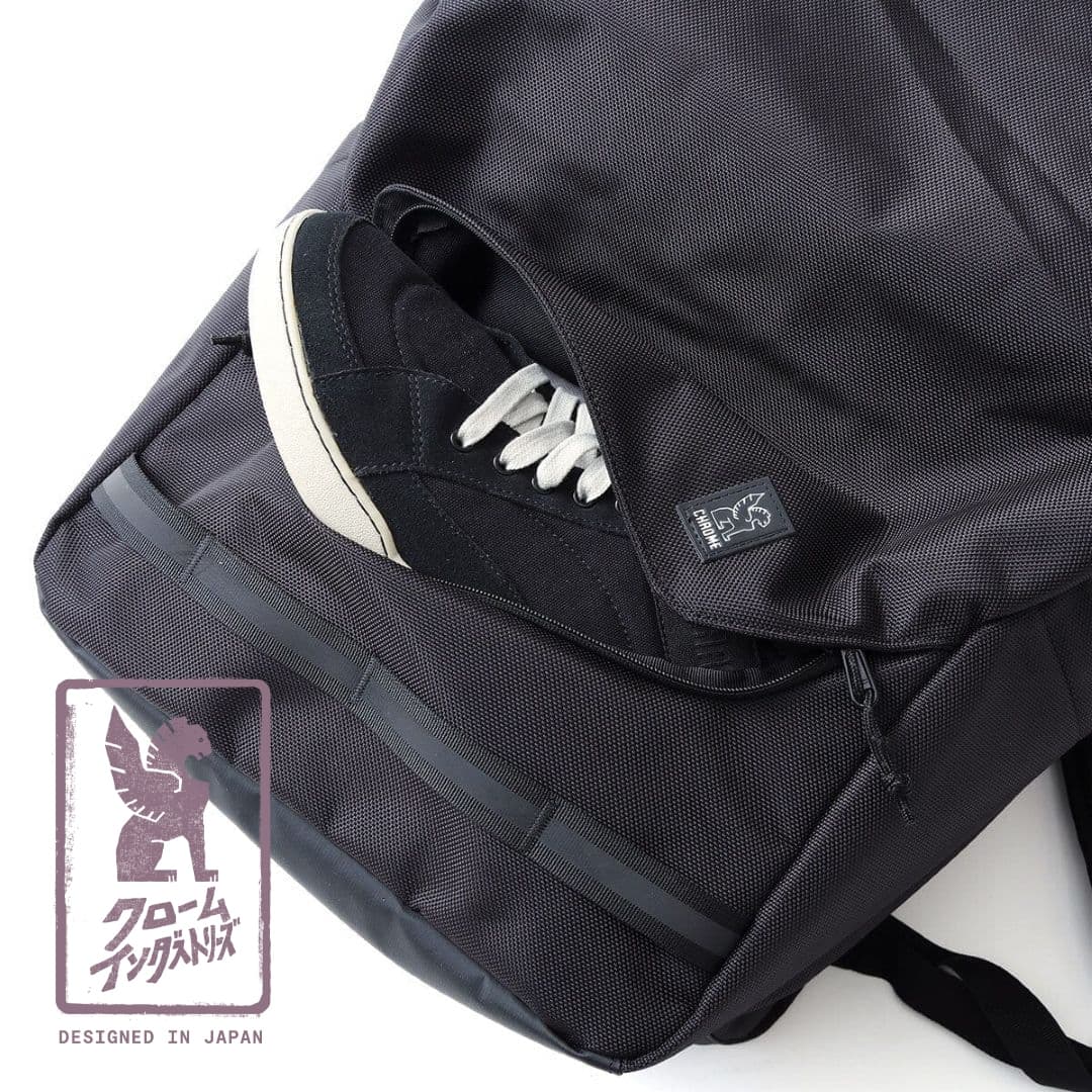 Extlek 24L Pack with a Shoe in the pocket