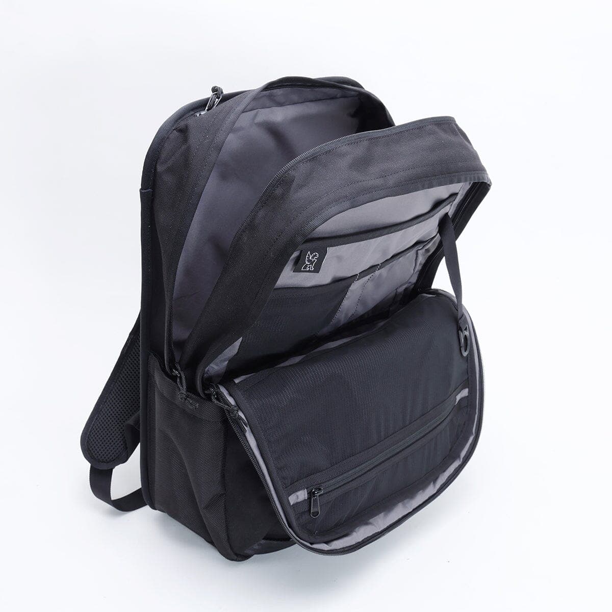 Hawes 26L showing compartments