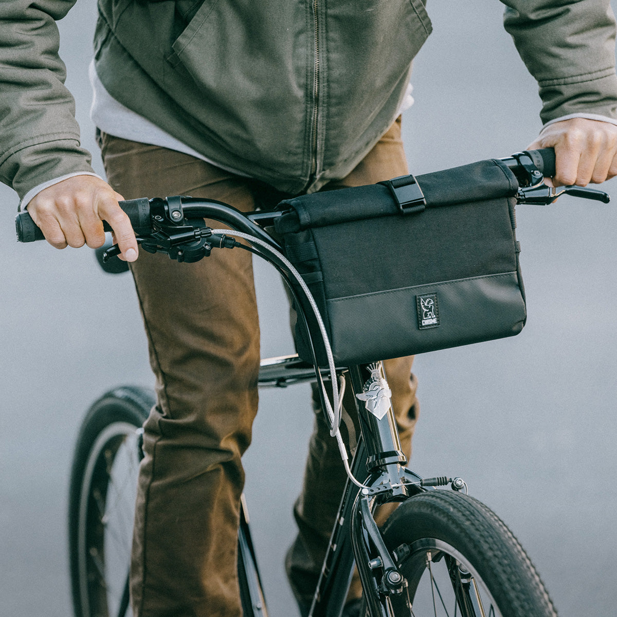 Doubletrack Handlebar bag in black on a bike
