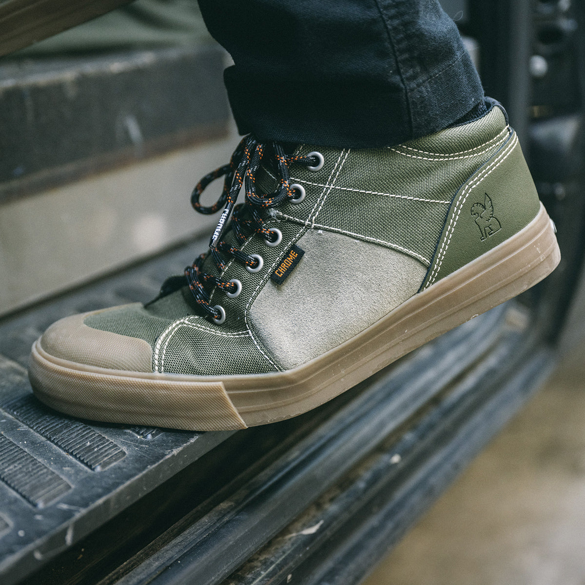 Kursk TR Shoe in green taking a step