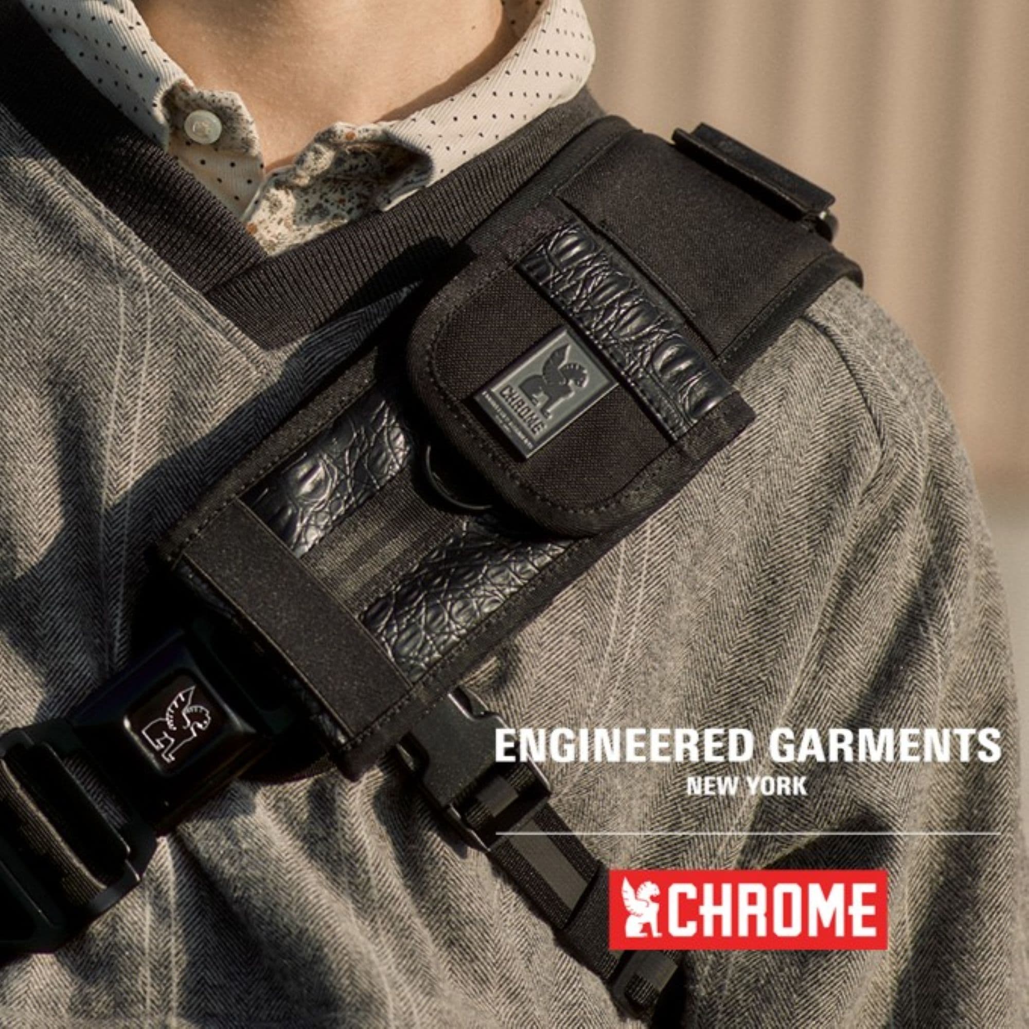 The matching Phone pouch shown on a person #color_croco / black