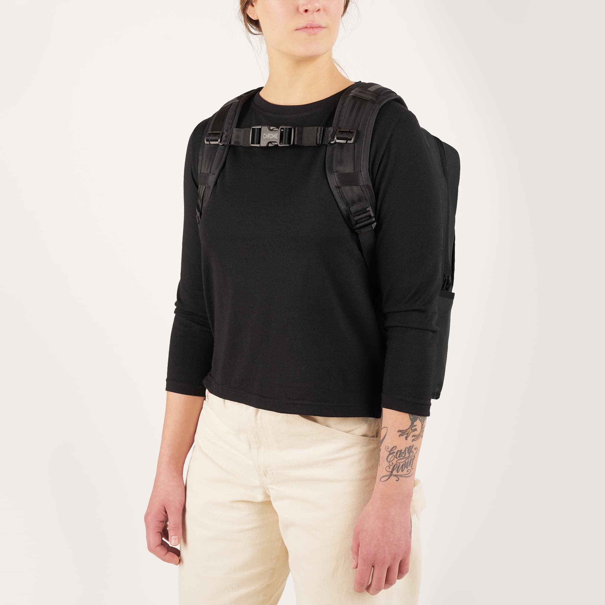 Hondo Daypack in black worn by a woman front view