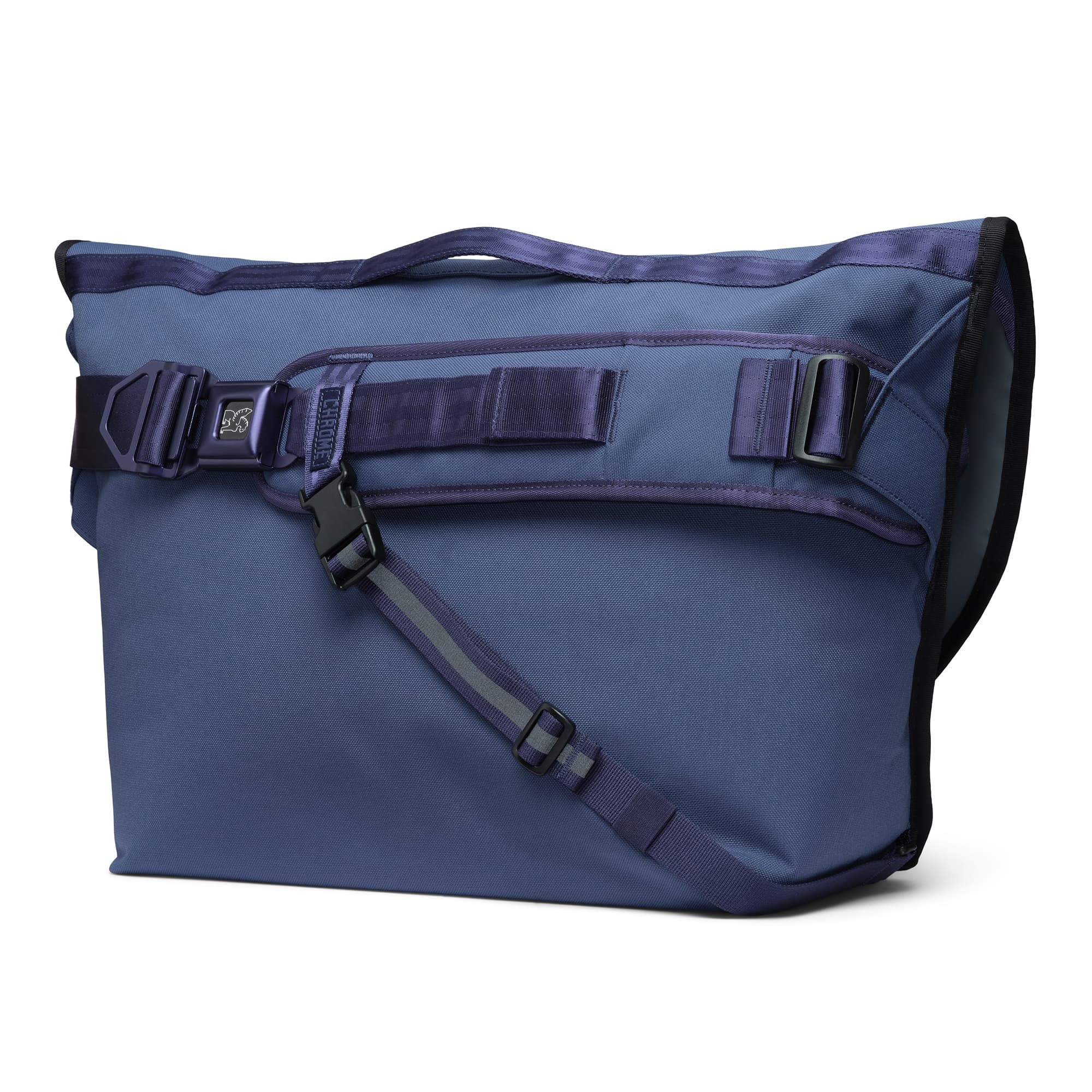 The back of the Citizen 24L in Indigo #color_indigo