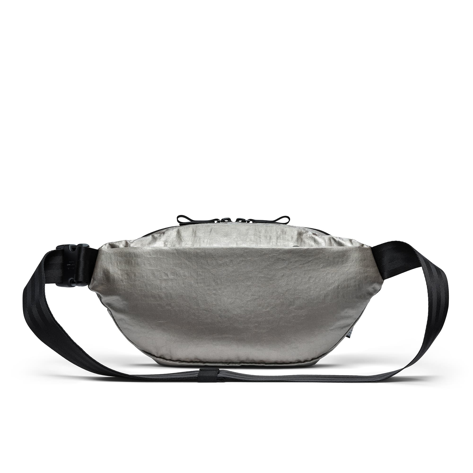 The back of the Sabin 3L Sling in chromium #color_chromium