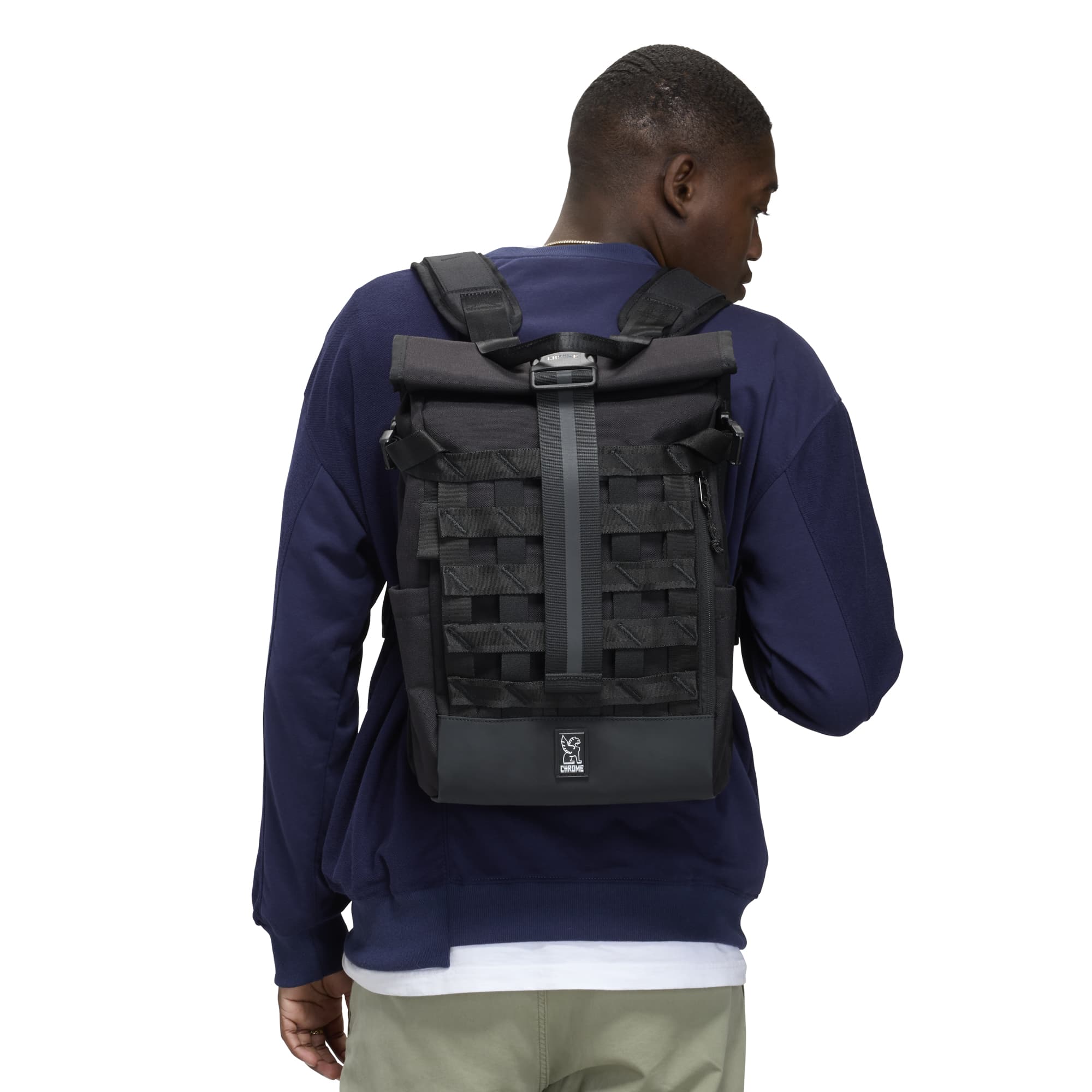 The black Barrage 18L on a man