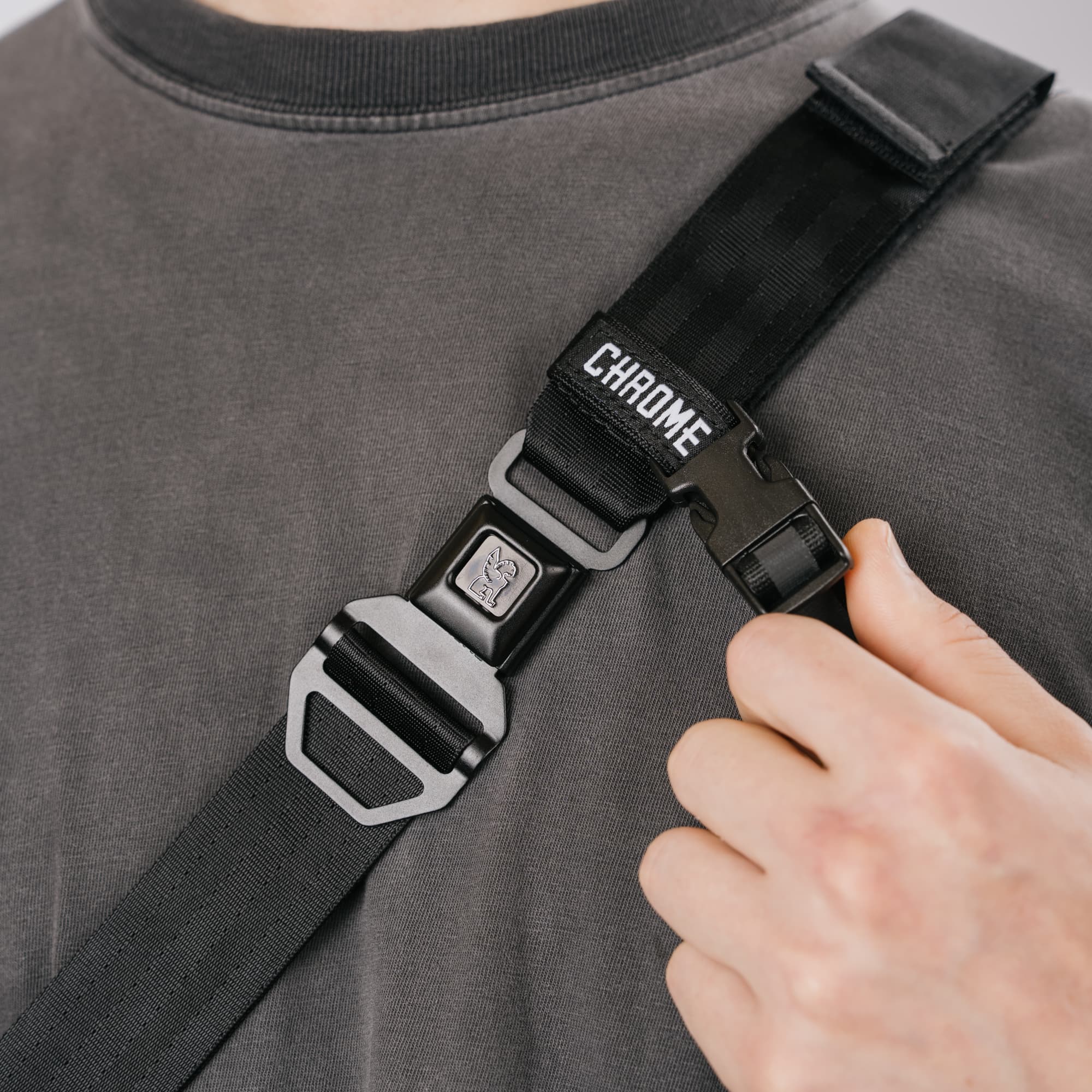 The stabilizer strap of the Barrage 5L sling bag