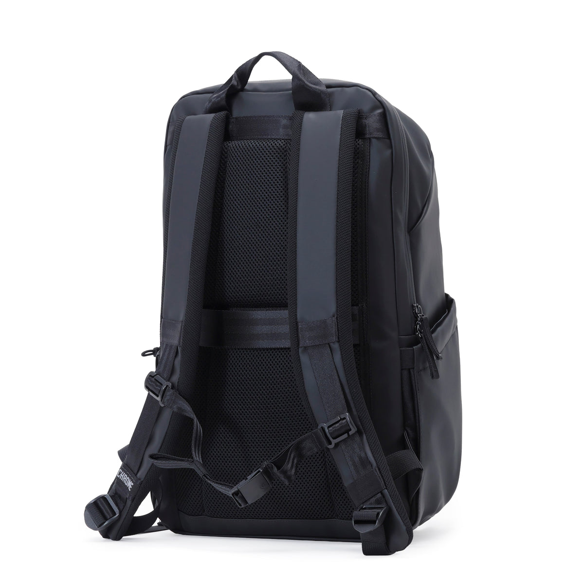 The back and straps of the new Grocery 22L Pack in Matte Black #color_matte black