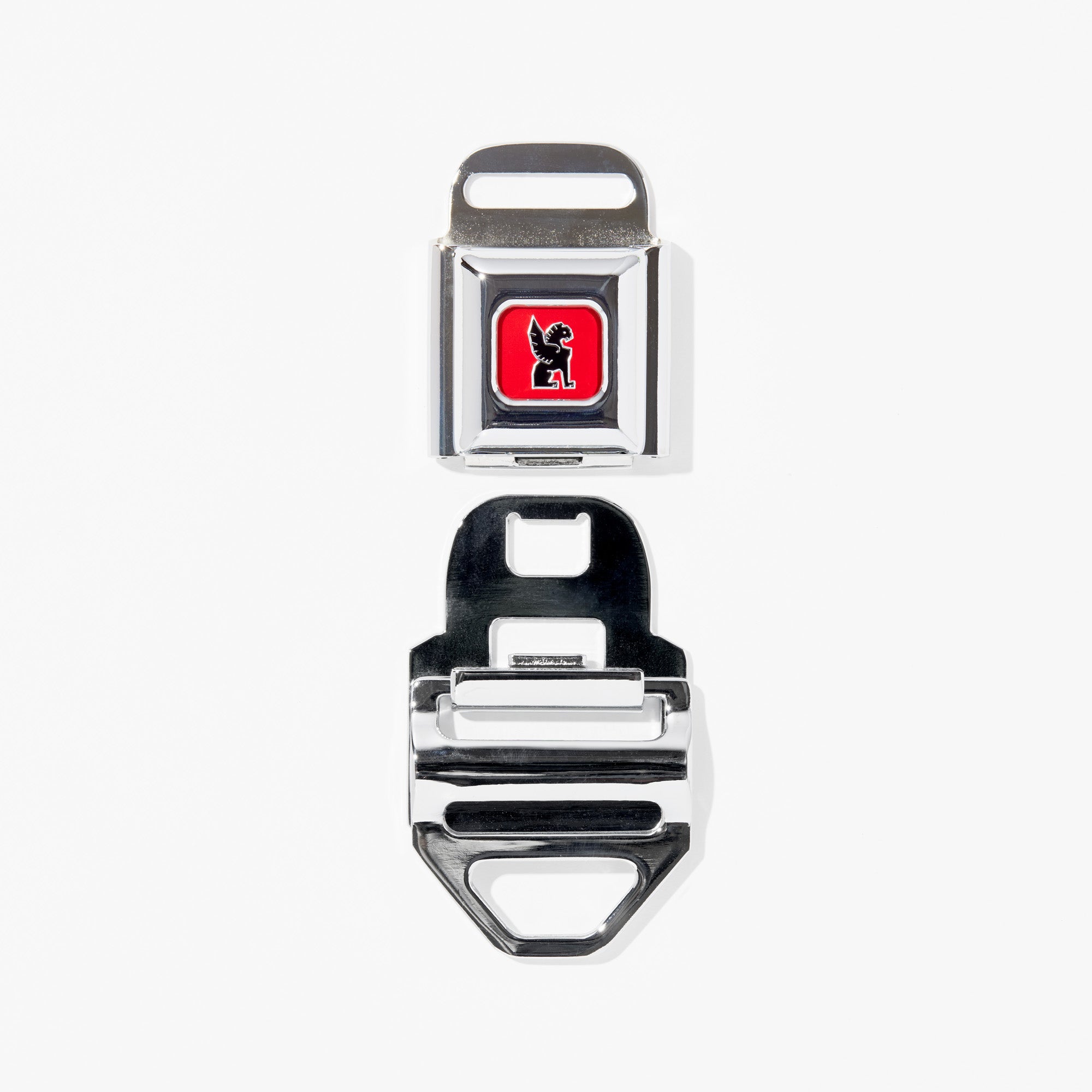Iconic Chrome MD size seatbelt buckle in chrome opened #color_chrome