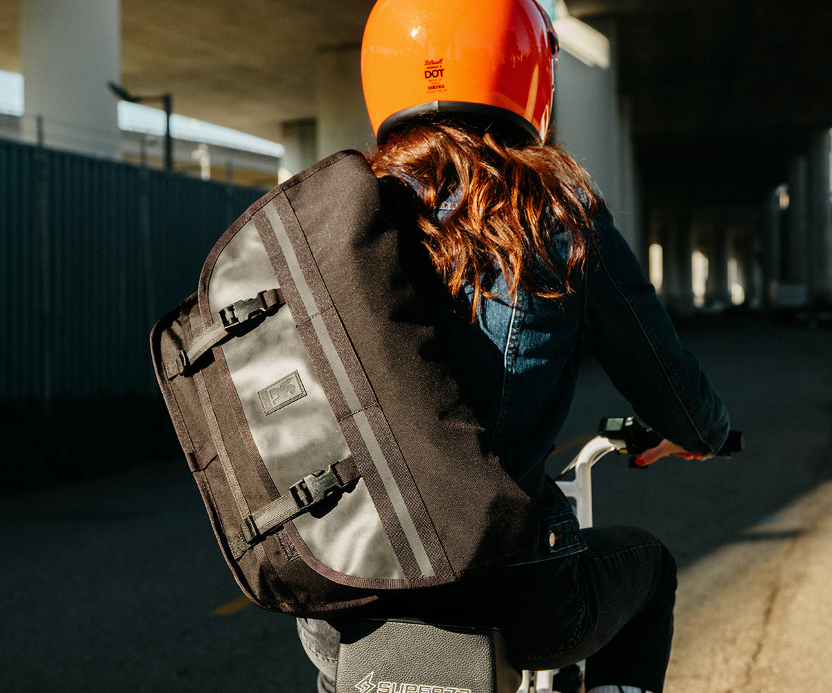 CHROME BERLIN MESSENGER ブラック 52L | nate-hospital.com