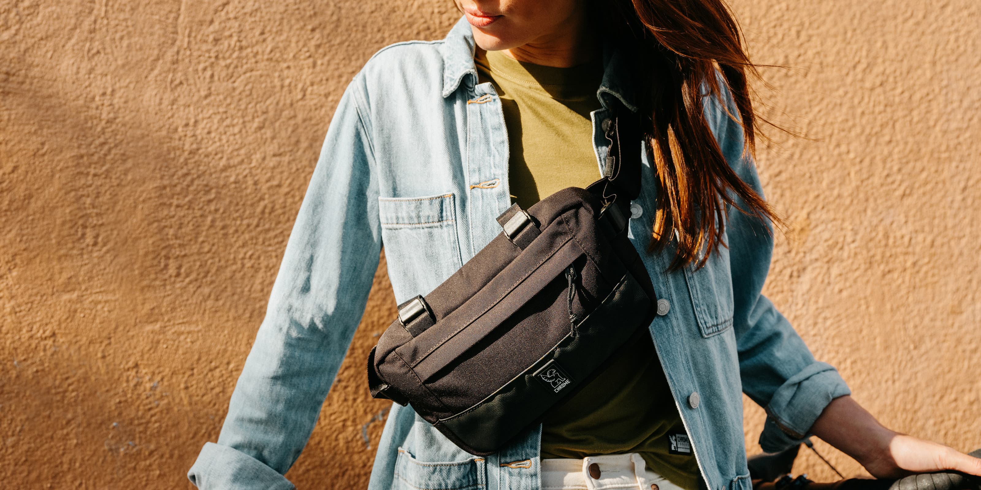 Doubletrack frame bag on a woman large desktop size