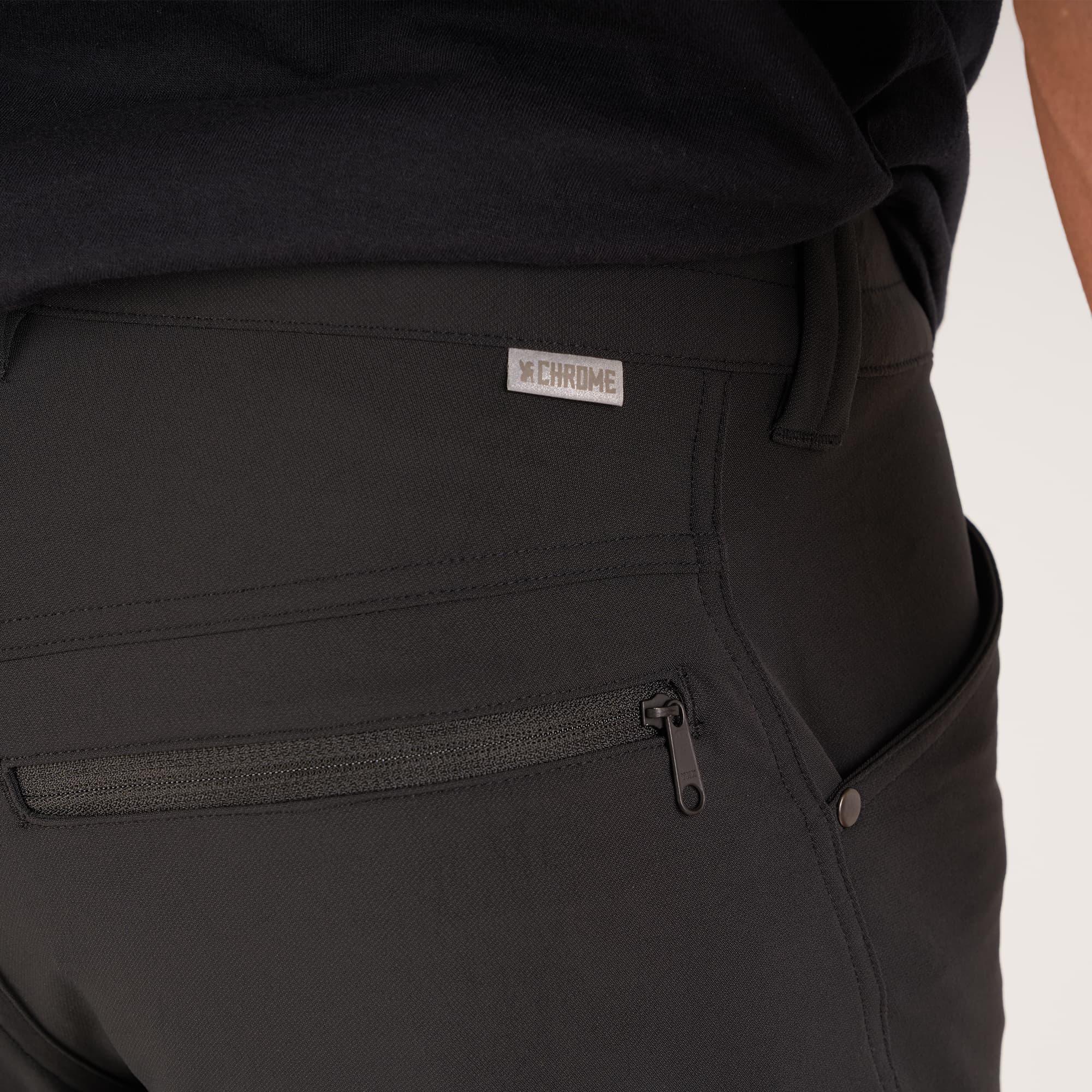 Men's Union Short 14" inseam in black back pocket view #color_black