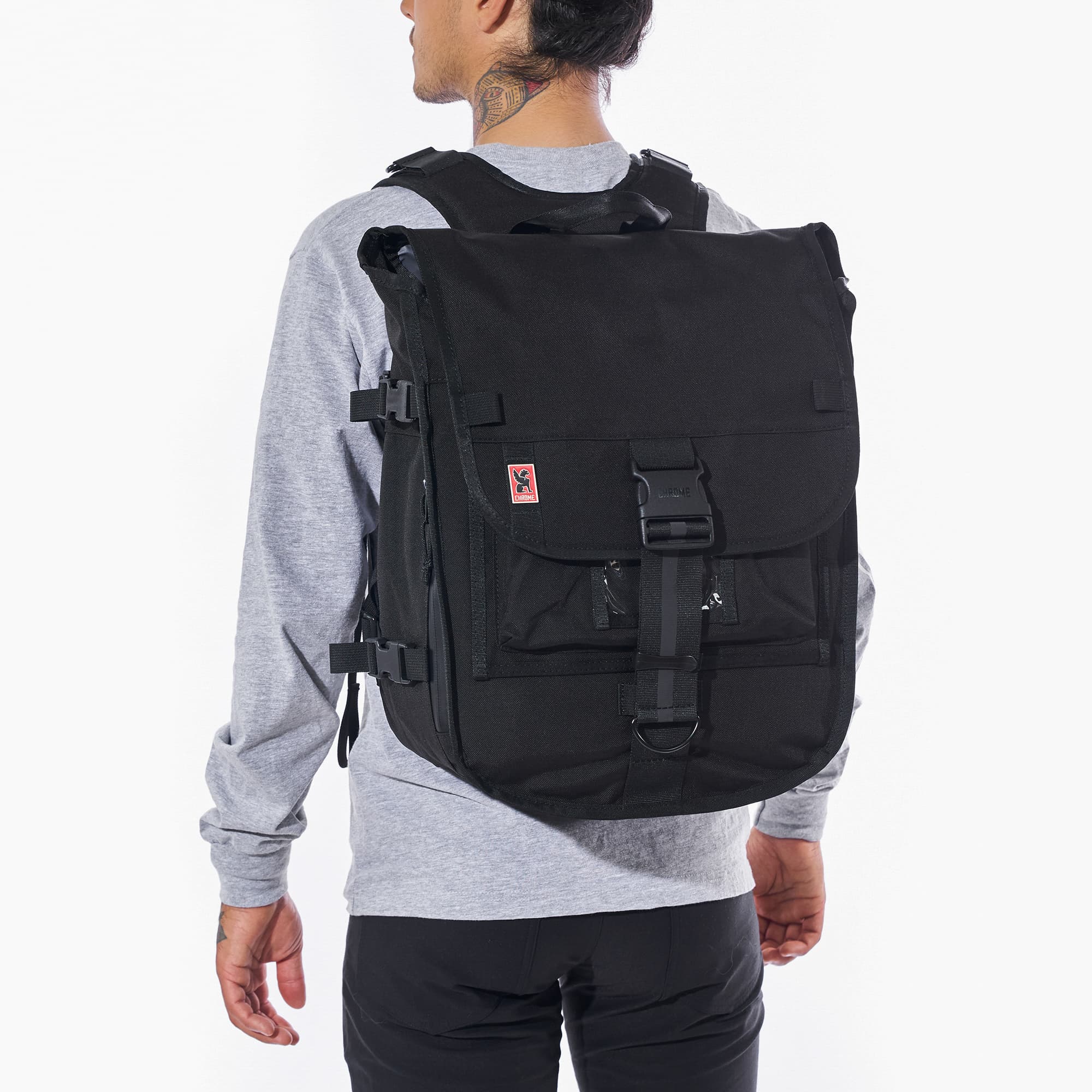 低価国産CHROME WARSAW MEDIUM BACKPACK バッグ